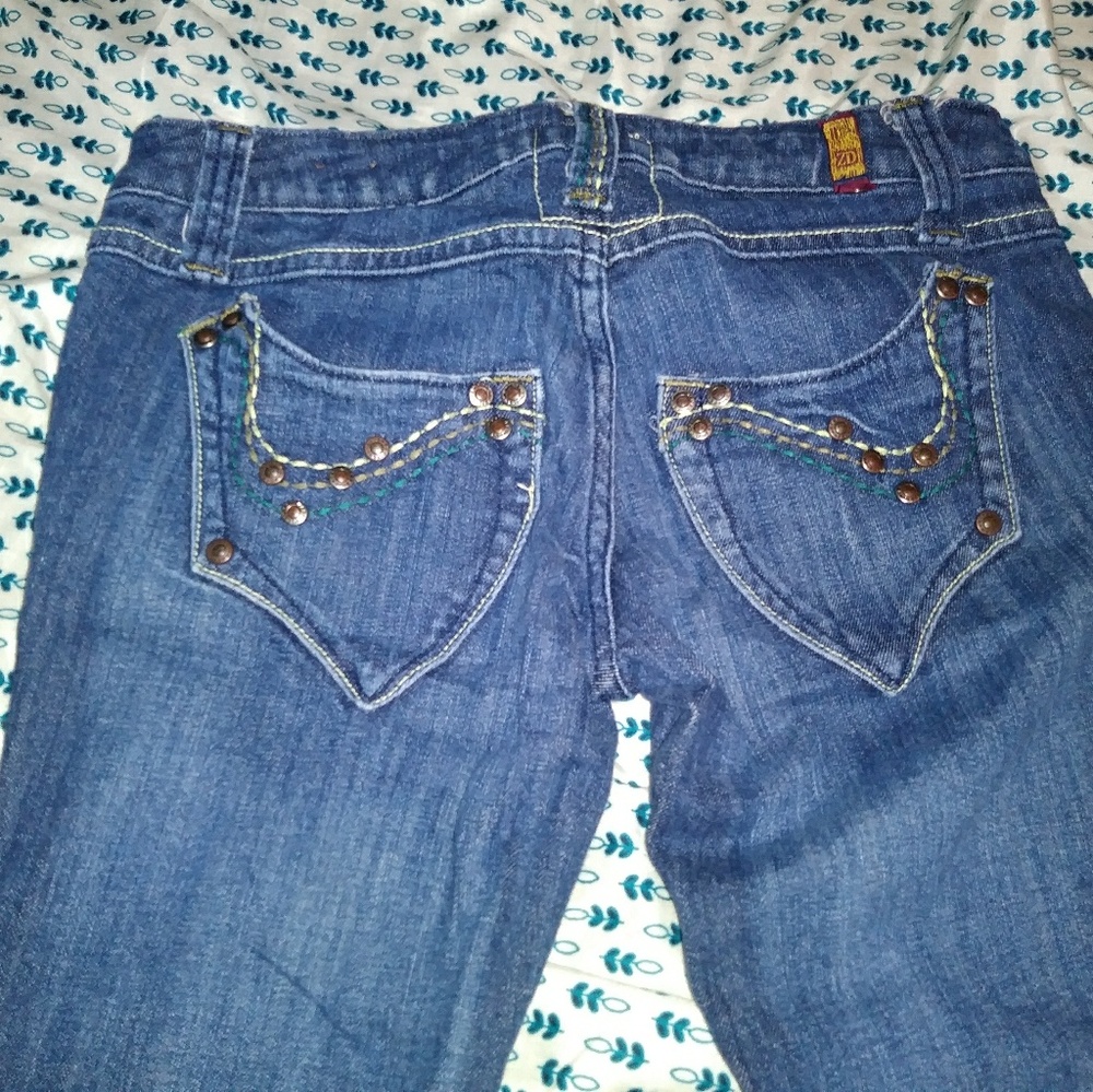 Jeans size 3.   2%spandex